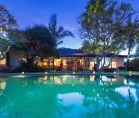 Villa Paloma, Villa de nuit