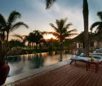Вилла Coraffan, Бассейн на закате