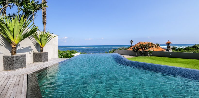 Villa The Beach Villa Cemagi, Piscina infinita